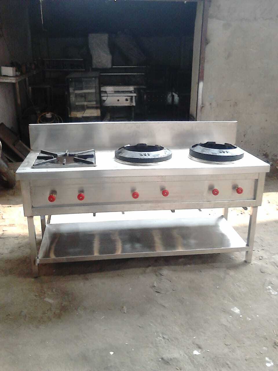 Three Burner Indian Cooking Range Dimension (L*w*h): 72 L X 24 W X 34 +6 H Inch (In)