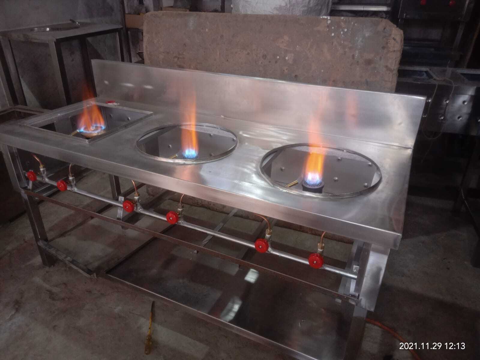 Three Burner Indian Cooking Range Dimension (L*w*h): 72 L X 24 W X 34 +6 H Inch (In)