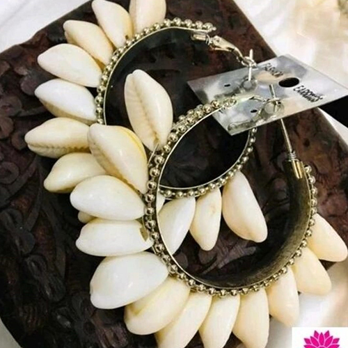 अलग-अलग उपलब्ध ऑक्सीडाइज्ड शेल हुप्स इयररिंग्स