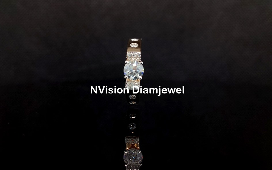 Natural Diamond Solitaire Nestled Ring Diamond Clarity: Vs1