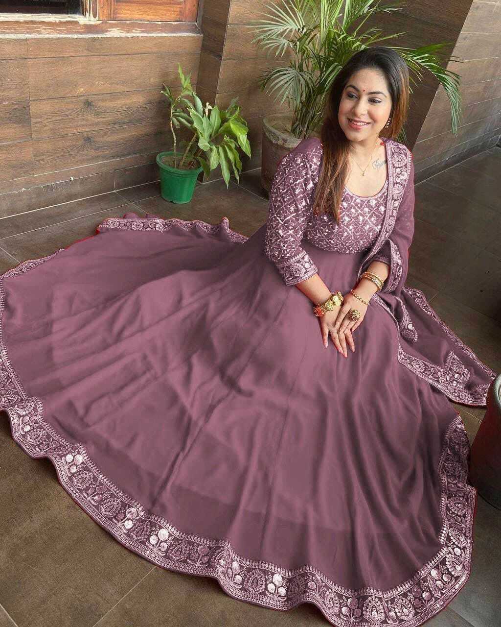 Georgette Gown - Fox Georgette, Size M/l/xl/xxl, 40 Inch Length, Embroidered With Sequins, Stylish Dupatta Fabrics