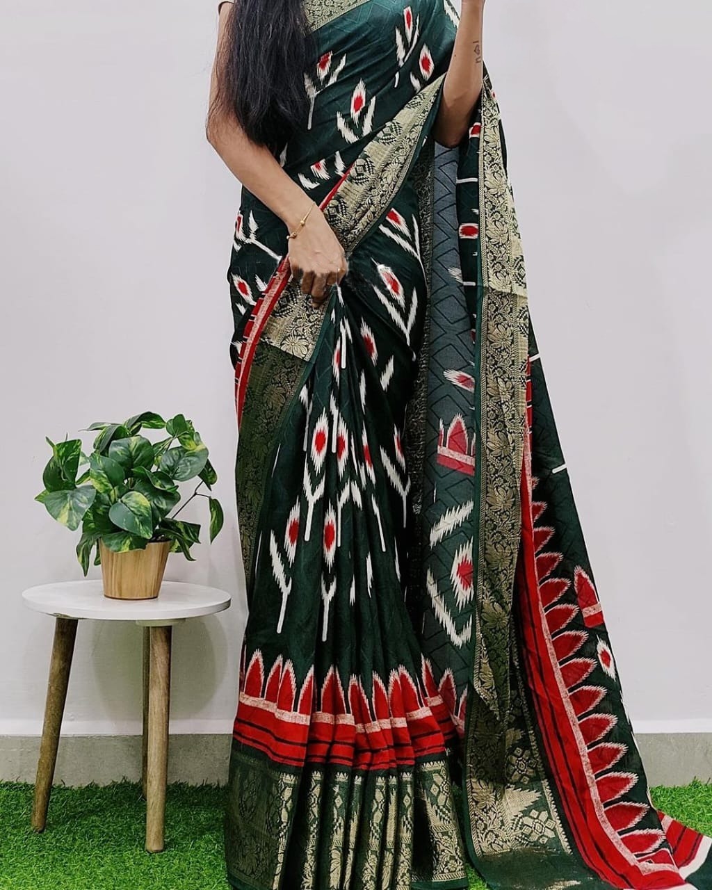 Dolla Silk Saree - Color: Black And Red