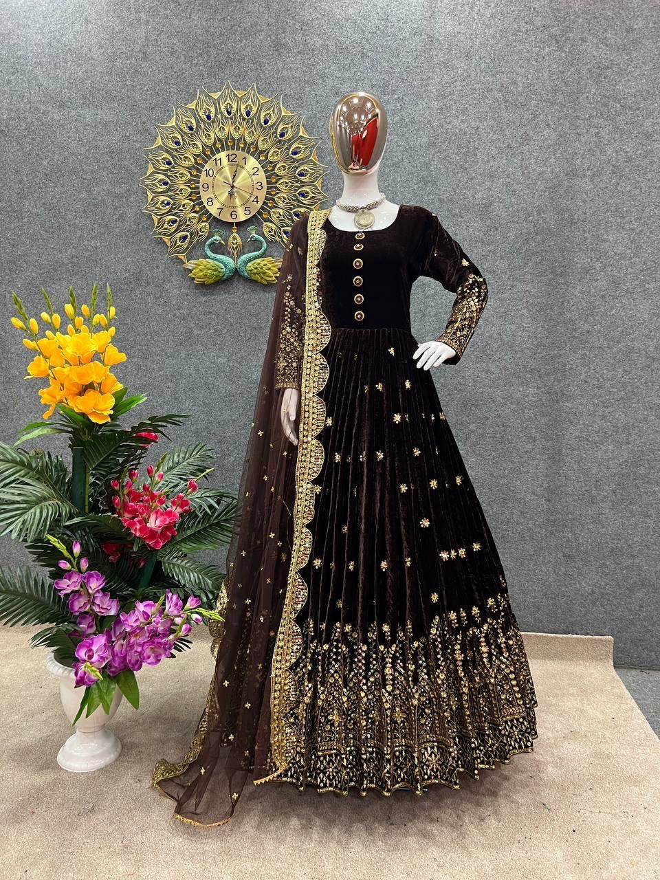 Heavy Gown - Bust Size: Medium