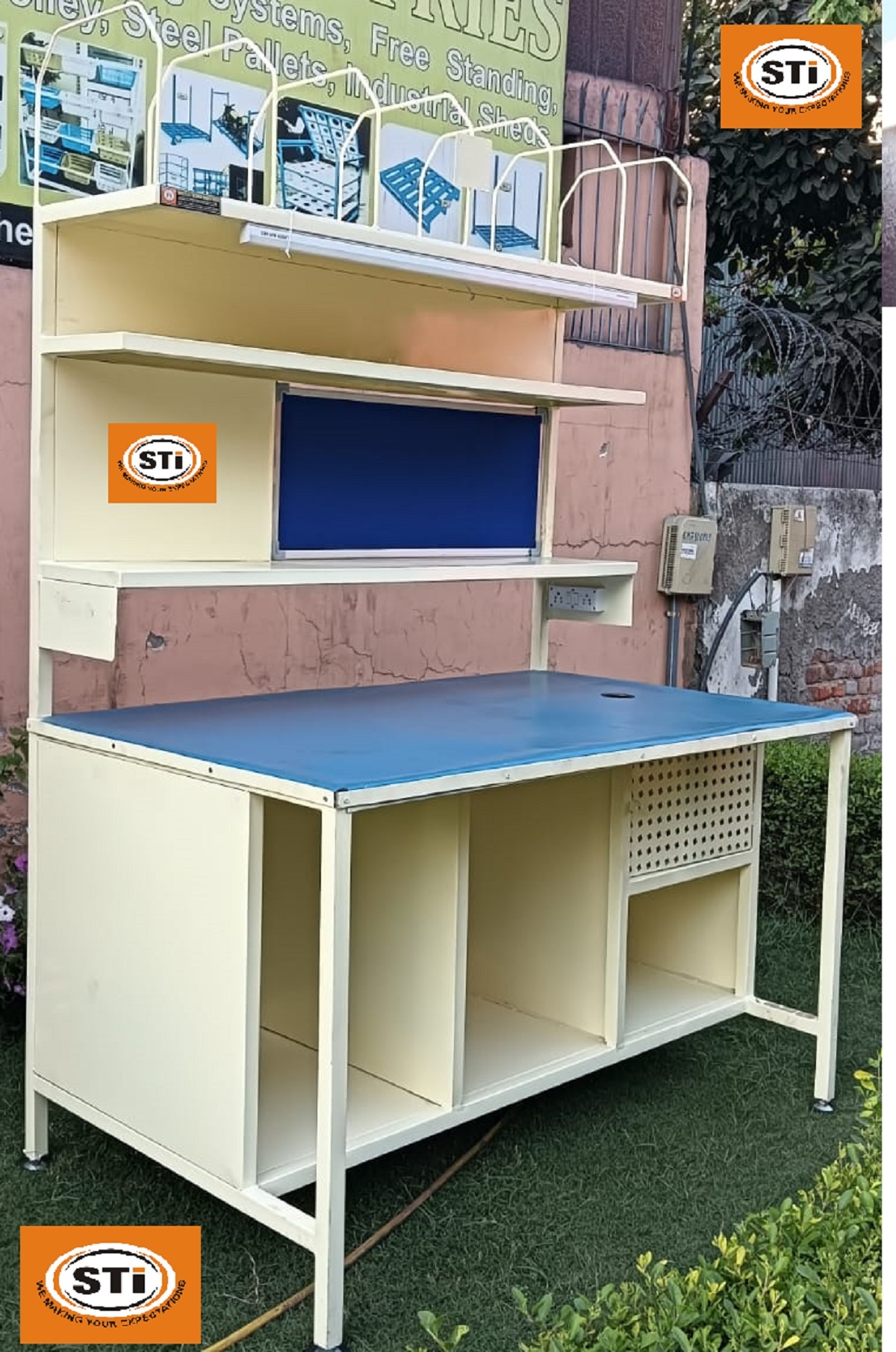 White Packing Table For Ecommerce / Workstation Table
