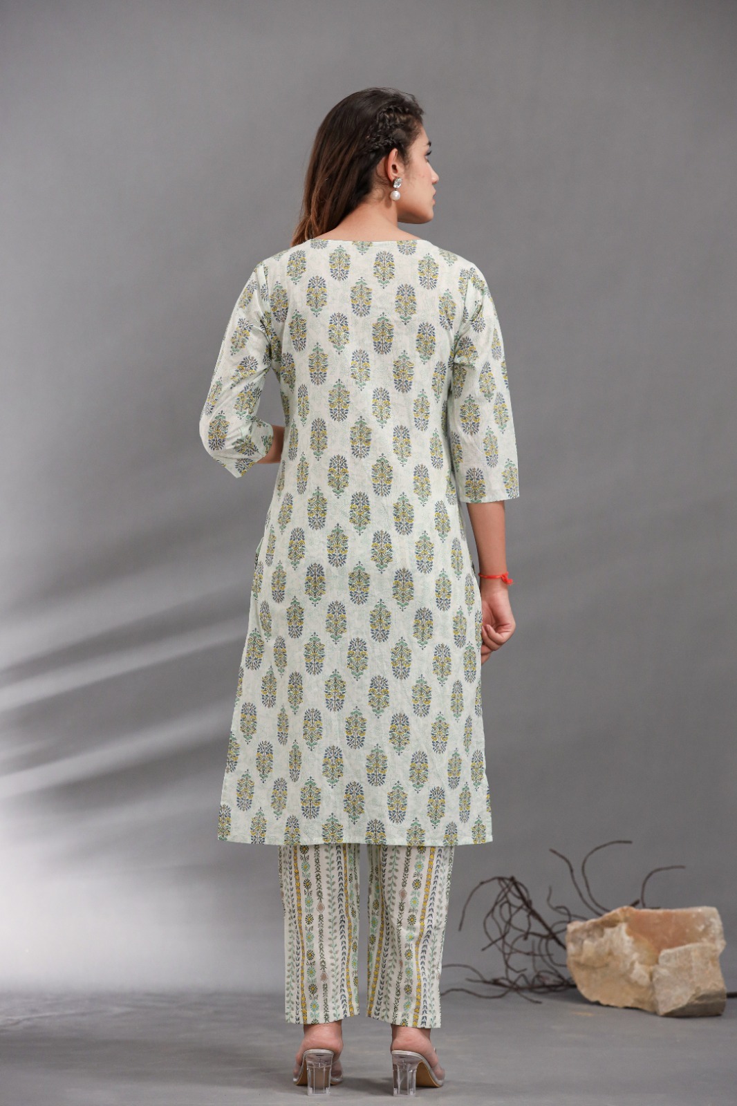 Green Kurti Pant Set With Dupatta - Decoration Material: Sequins