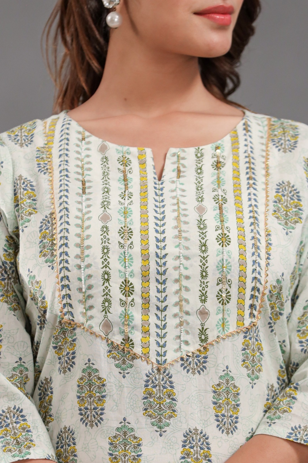 Green Kurti Pant Set With Dupatta - Decoration Material: Sequins