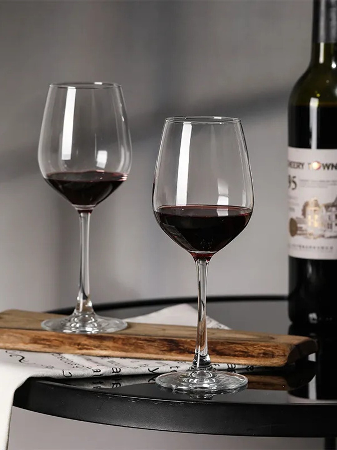 Smartserve Redwhite Crystal Wine Glass Set Of 6 350ml Gift Set Capacity: 350 Milliliter (Ml)