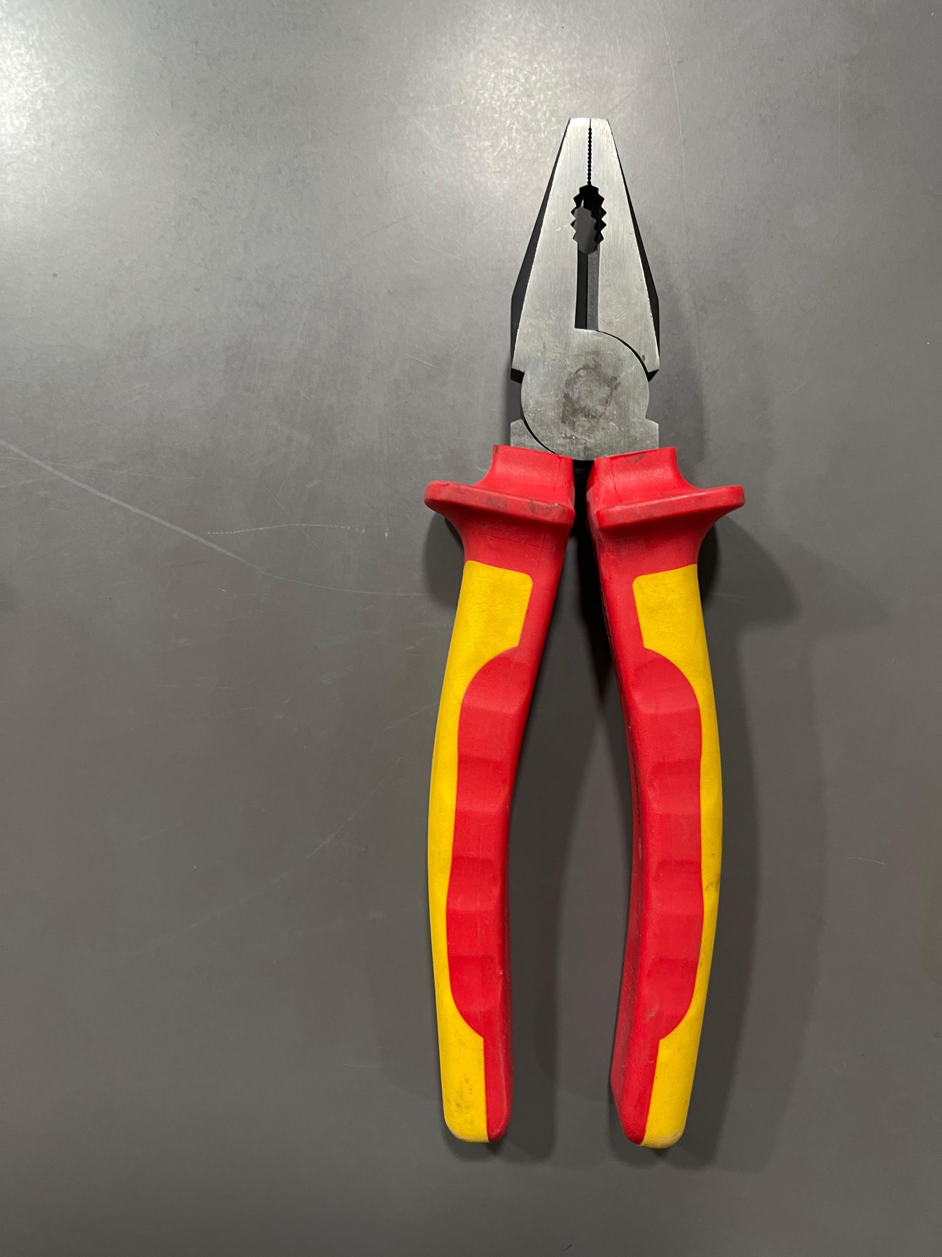 Vde 1000v Insulated Combination Plier - Durable Steel, Ergonomic Grip , Enhanced Safety For Electrical Work
