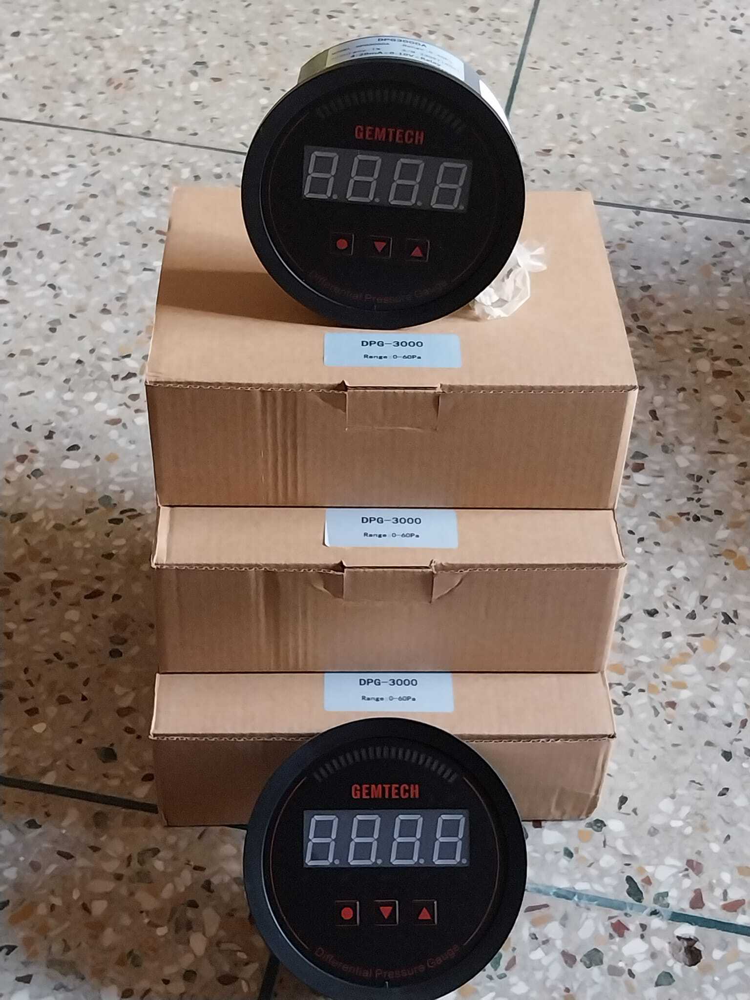 Gemtech Series 3000 Digital Pressure Gauge With Alarm Range 0 To 0.250 Inch W.c