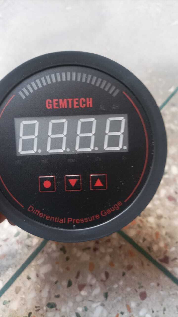 Gemtech Series 3000 Digital Pressure Gauge With Alarm Range 0 To 0.250 Inch W.c