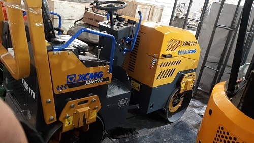 Ride On Roller Double Drum Xmr170 4 Ton - Color: Yellow