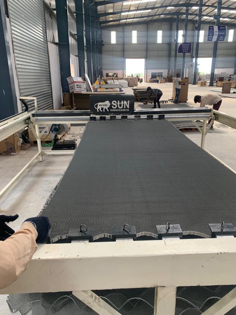 Aluminum Honeycomb Core Expander Machine - Color: White & Grey