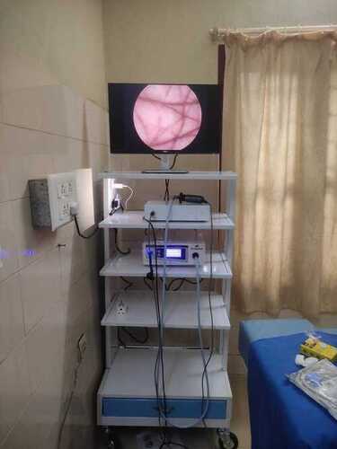 अस्पताल ट्रॉली - नई अरुण सुर्गिकल्स