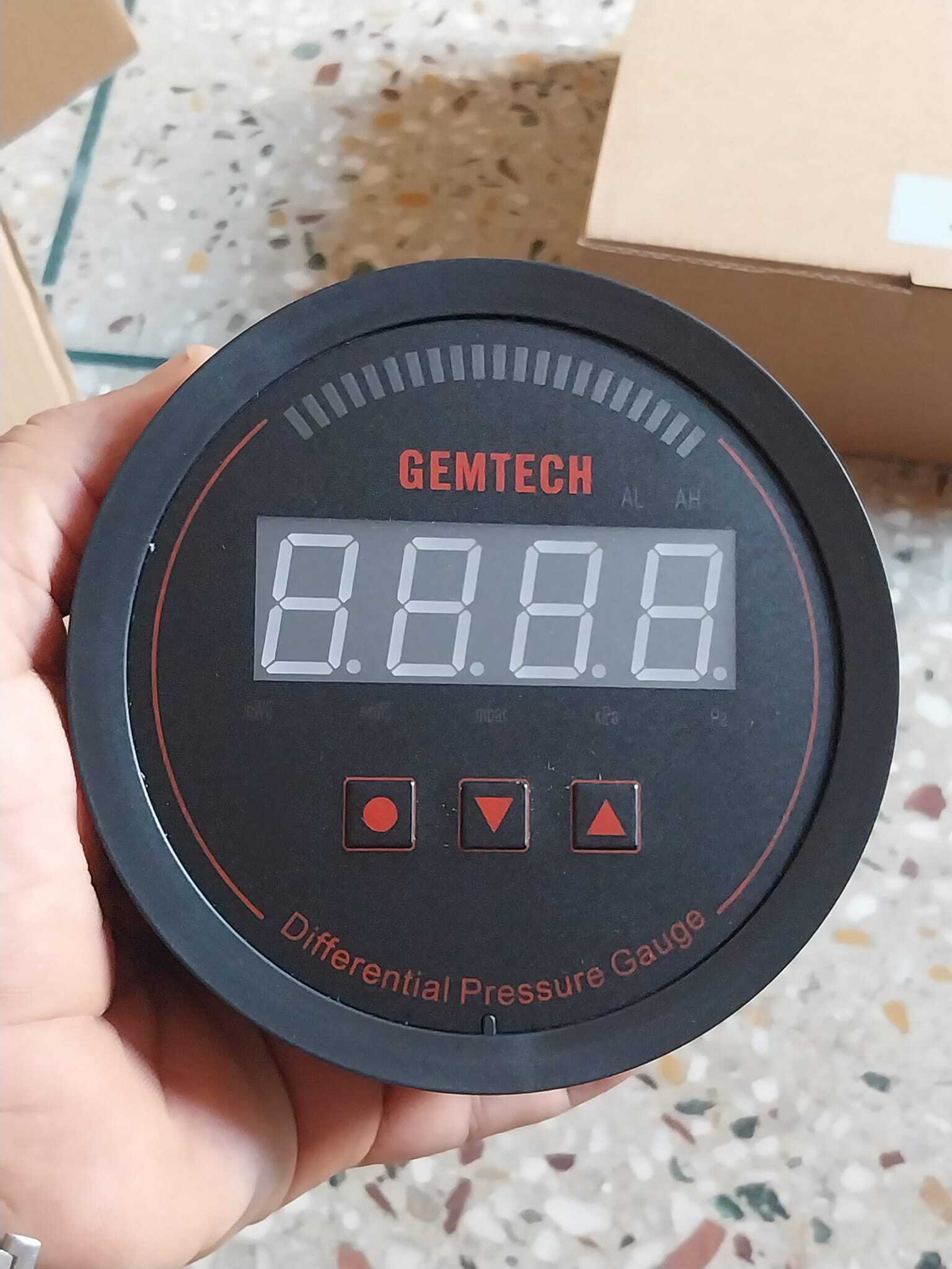 Gemtech Series 3000 Digital Pressure Gauge With Alarm Range 0 To 6 Mm Wc