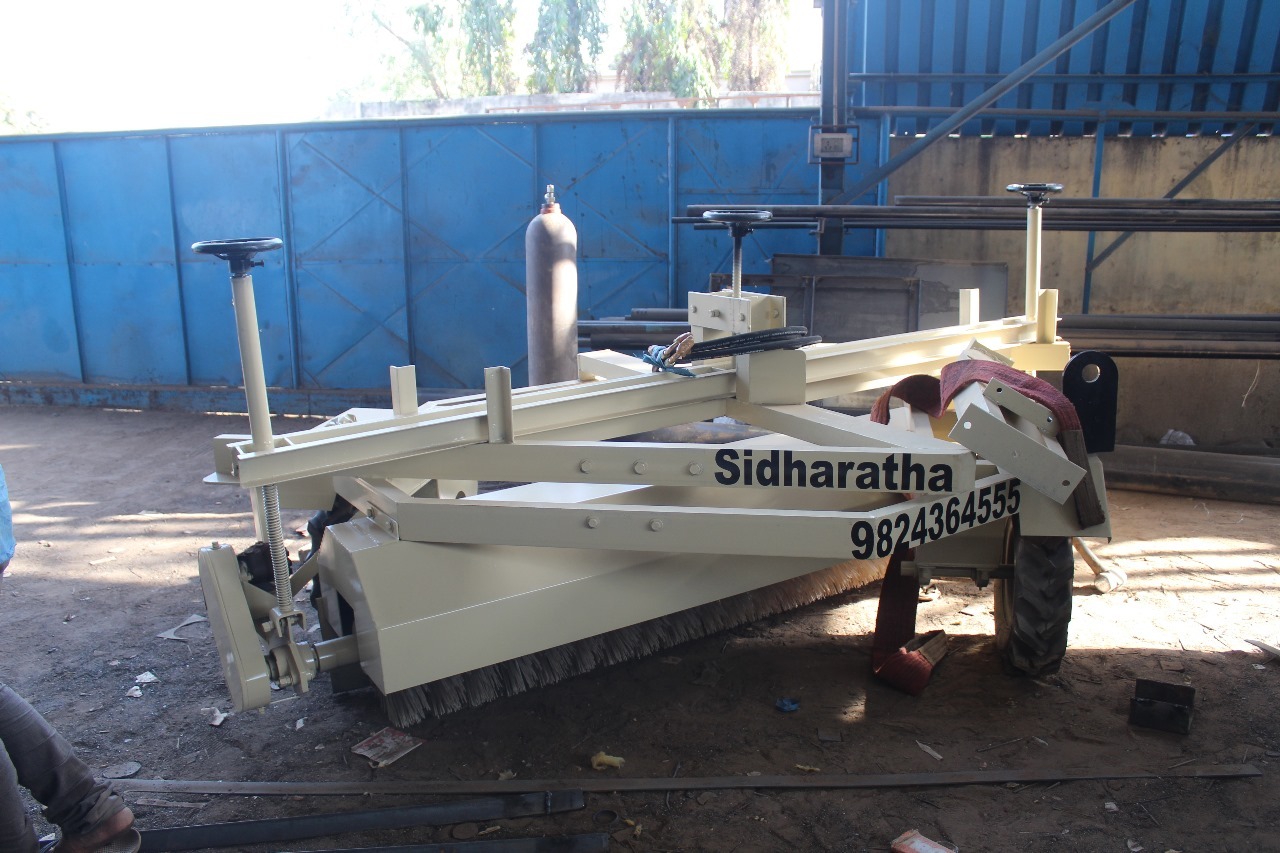 Hydraulic Broomer - Product Type: Road Cleaning