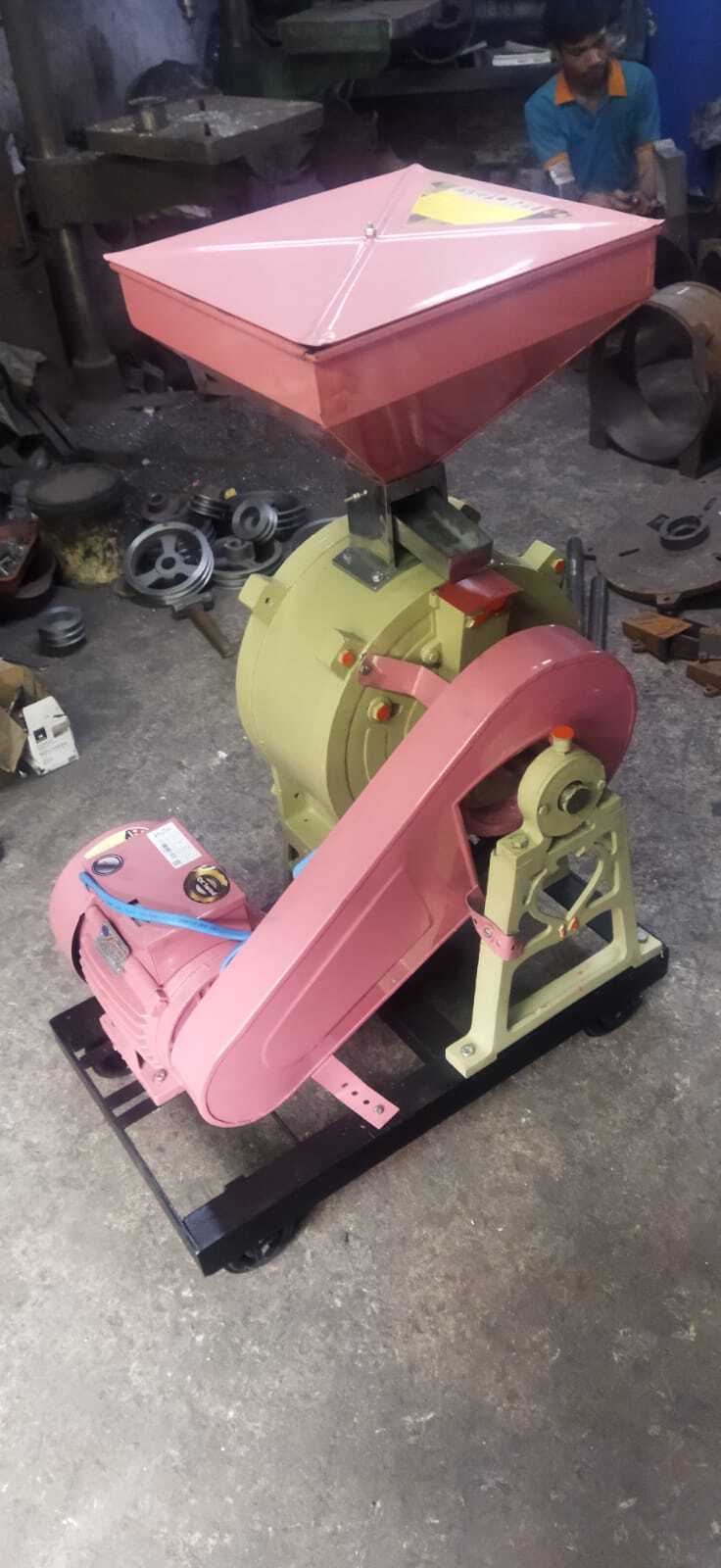 14 Inch Commercial Flour Mill - Capacity: 35-45 Kg/hr Kg/hr