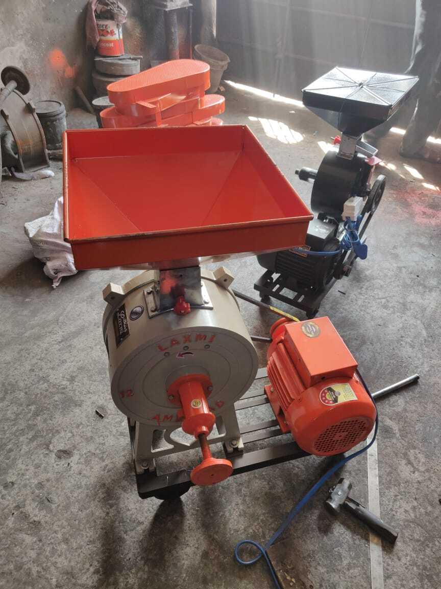 Flour Grinding Machine - Cast Iron, 12 Inch Size, 25-35 Kg/hr Capacity | Manual Control System, Dust Free Operation, Easy Cleaning And Maintenance