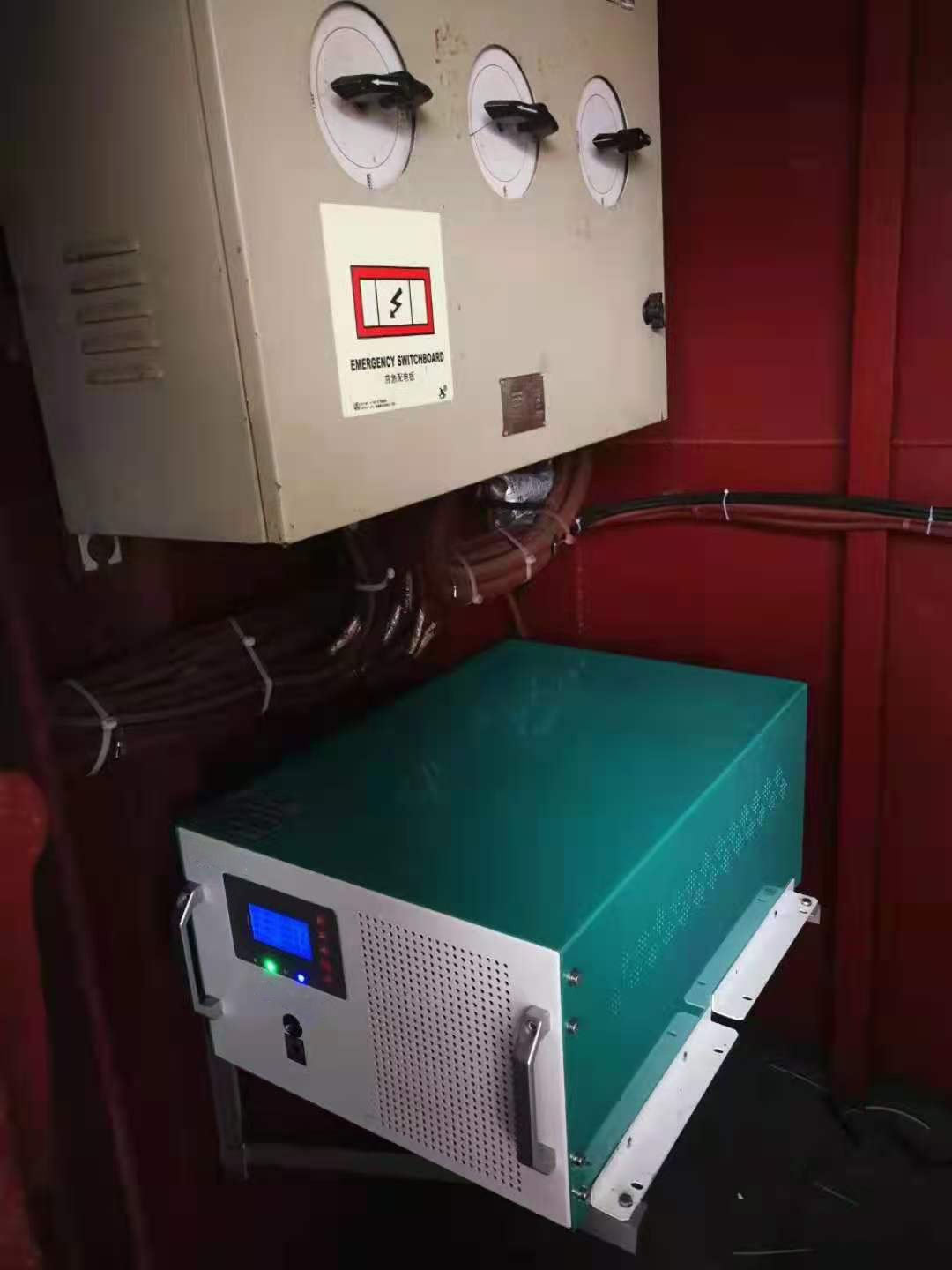 Hybrid Solar System 8kw 10kw 12kw Residential Hybrid Solar System With Full Black Solar Panel Lithium Batt - Color: White And Green