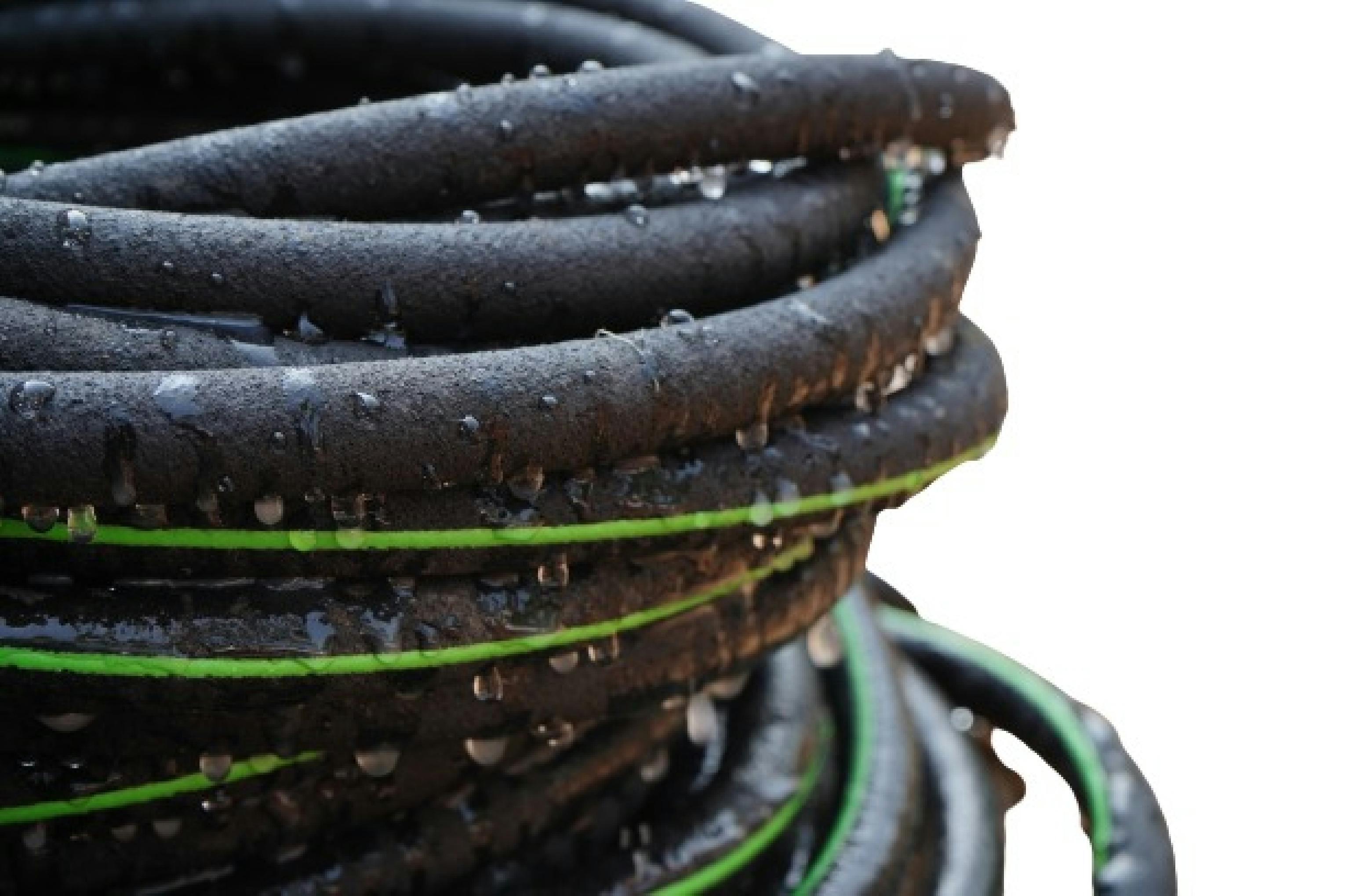 Termipore Pipe - 17.5 Mm Od, 12.5 Mm Id , Green Line Color, 125 Meter Length, Round Shape - Versatile For Indoor And Outdoor Installation