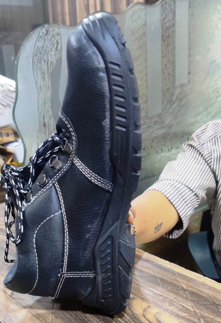 Safety Shoes - Pp Material, Size 6-11, Black Color | Steel Toes, Ageing Resistant, Oil Proof, Waterproof, Wear Resistant, Weather Proof