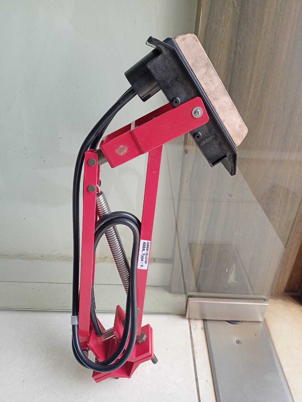 Current Collector For Overhead System Lifting Capacity: 10 Metric Ton