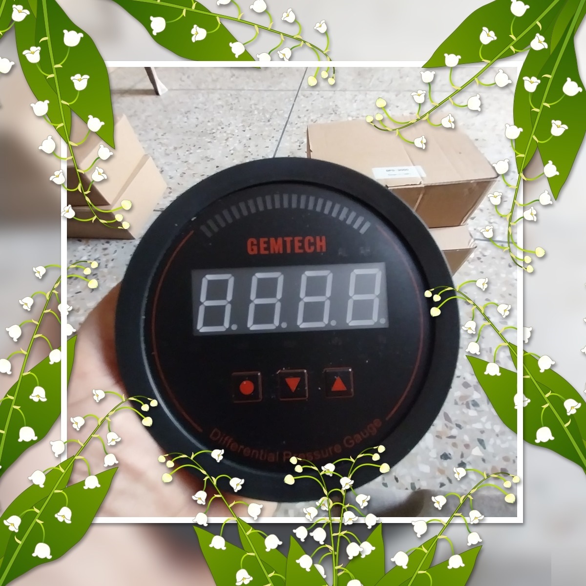 Gemtech Series 3000 Digital Pressure Gauge With Alarm Range 0 To 10.00 Mbar - Color: Black