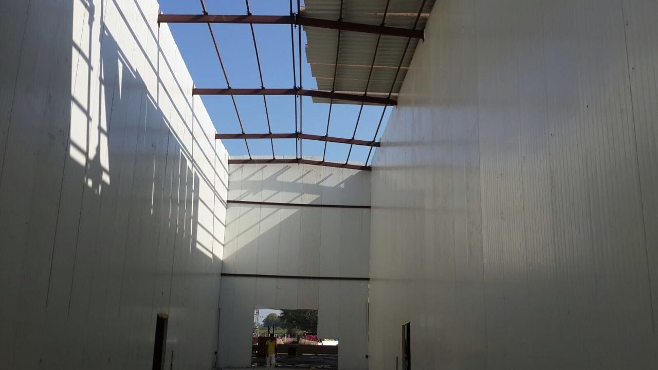 Cold Storage Structure - Steel & Aluminum, Spacious Luxurious Rooms | Insulated With Glass Wool, Sliding Windows, Custom Colors