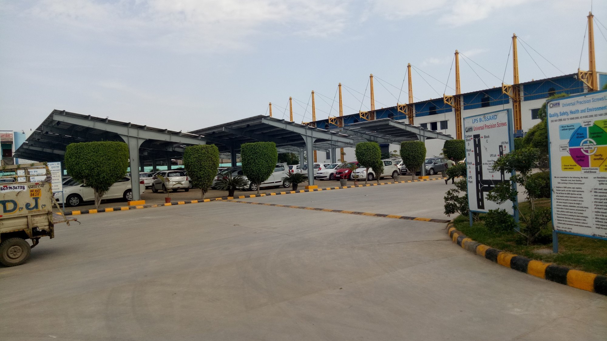 Car Parking Structure - Sandwich Panel & Aluminum Sheet Design | Custom Color Insulated With Glass Wool Versatile Use As Carport