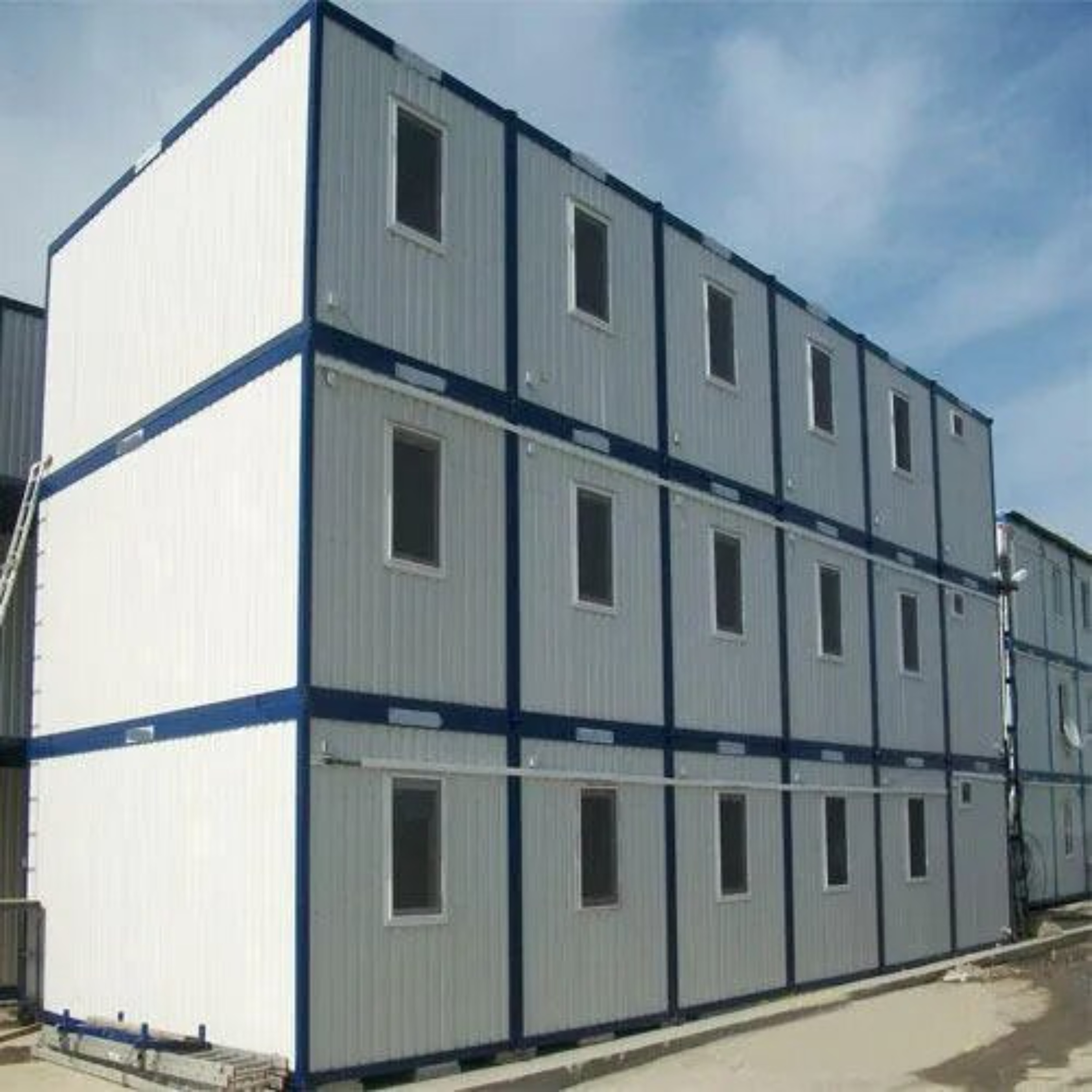 Workers Accommodation Structure - Aluminum & Metal Sheets, Pvc Panels & Rock Wool Insulation | Sliding Windows, Custom Colors, Versatile Use For Hotels & Offices