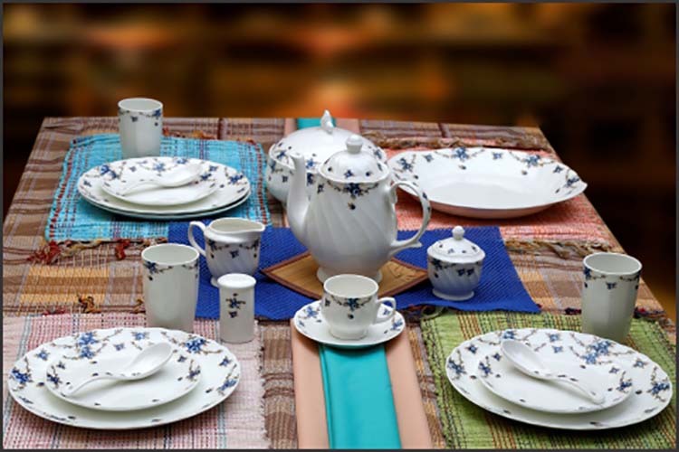 Ceramic Dinner Set 65 - Ceramic , 16-piece Elegant Design , Versatile For Home And Hotel Use, Oven And Microwave Safe, Aesthetic Appeal