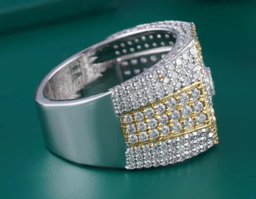 Round Gold Diamond Ring