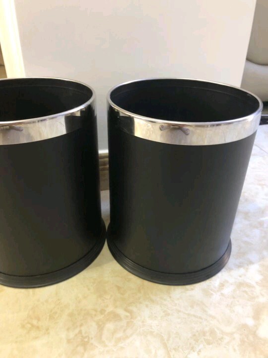 Leatherette Dustbin - Capacity: 13 Liter/day