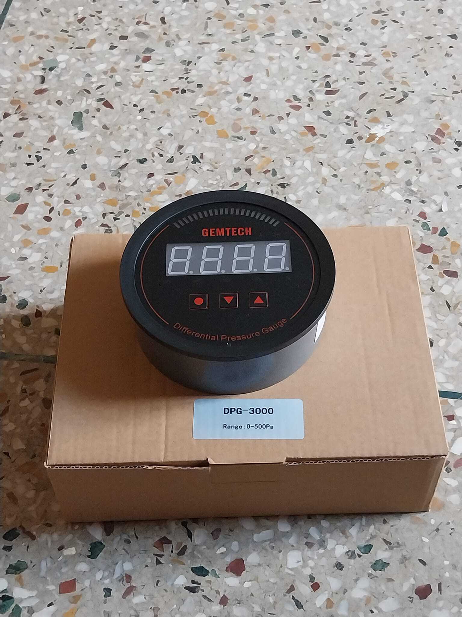 Gemtech Series 3000 Digital Pressure Gauge With Alarm Range 0 To 20.00 Mbar - Color: Black