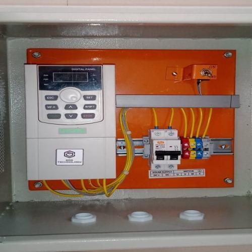 Solar VFD Control Panel - Mild Steel, 5HP, 800V DC | Durable Metal Finish, Energy-Efficient Design, Easy Operation