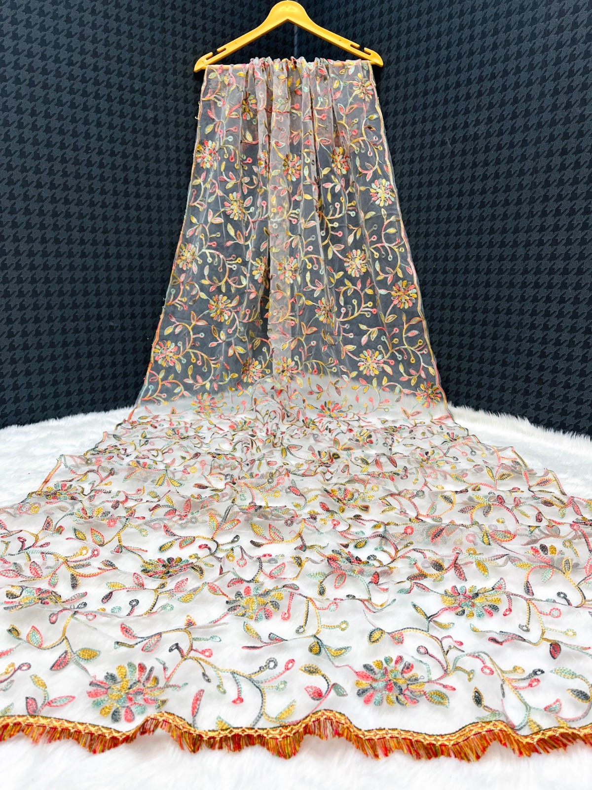 Vel-multi Dupatta