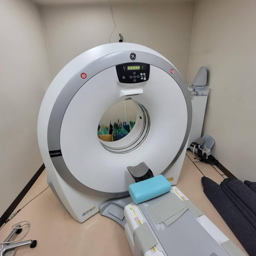 GE Revolution ACT 32 स्लाइस सीटी स्कैन मशीन