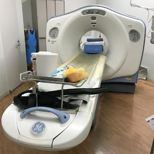 GE लाइटस्पीड सीटी स्कैन मशीन