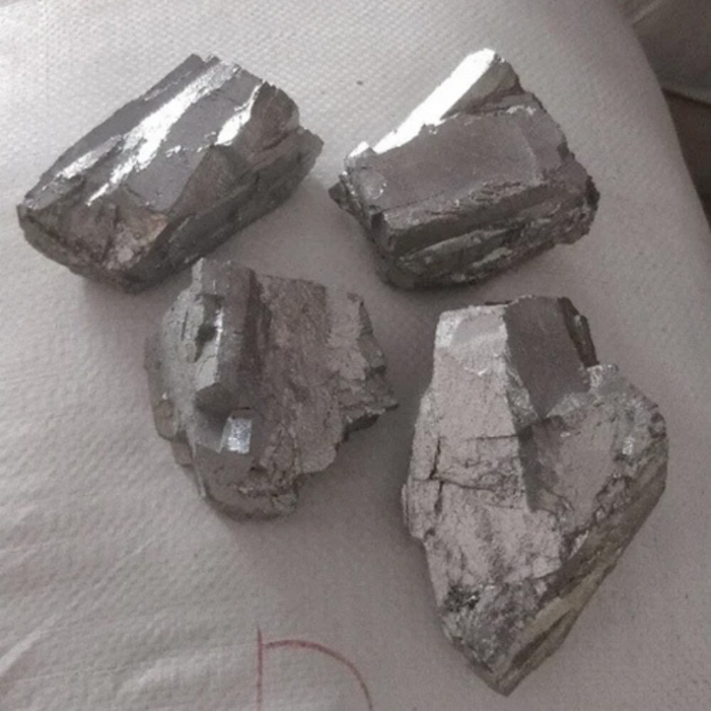 Ferro Alloys Lumps - Powder Form, Ferroalloy Type | Impurity Content Nil for Optimal Performance and Versatile Applications