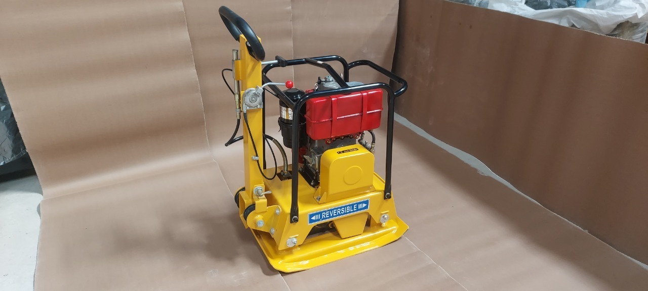 Plate Compactor Reversible With Greaves Engine