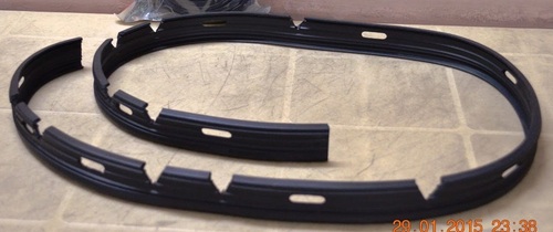 Black Frame Base Rubber Compact