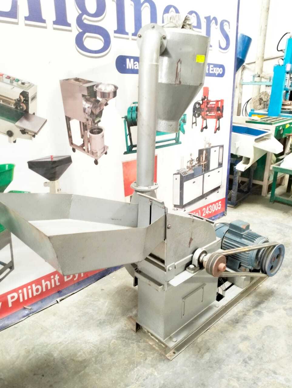 5 Hp Automatic Atta Chakki Machine - 60 Kg/hr Production Capacity, Green Color With Blower Dust Suction System, 1 Year Warranty For Atta And Masala Grinding