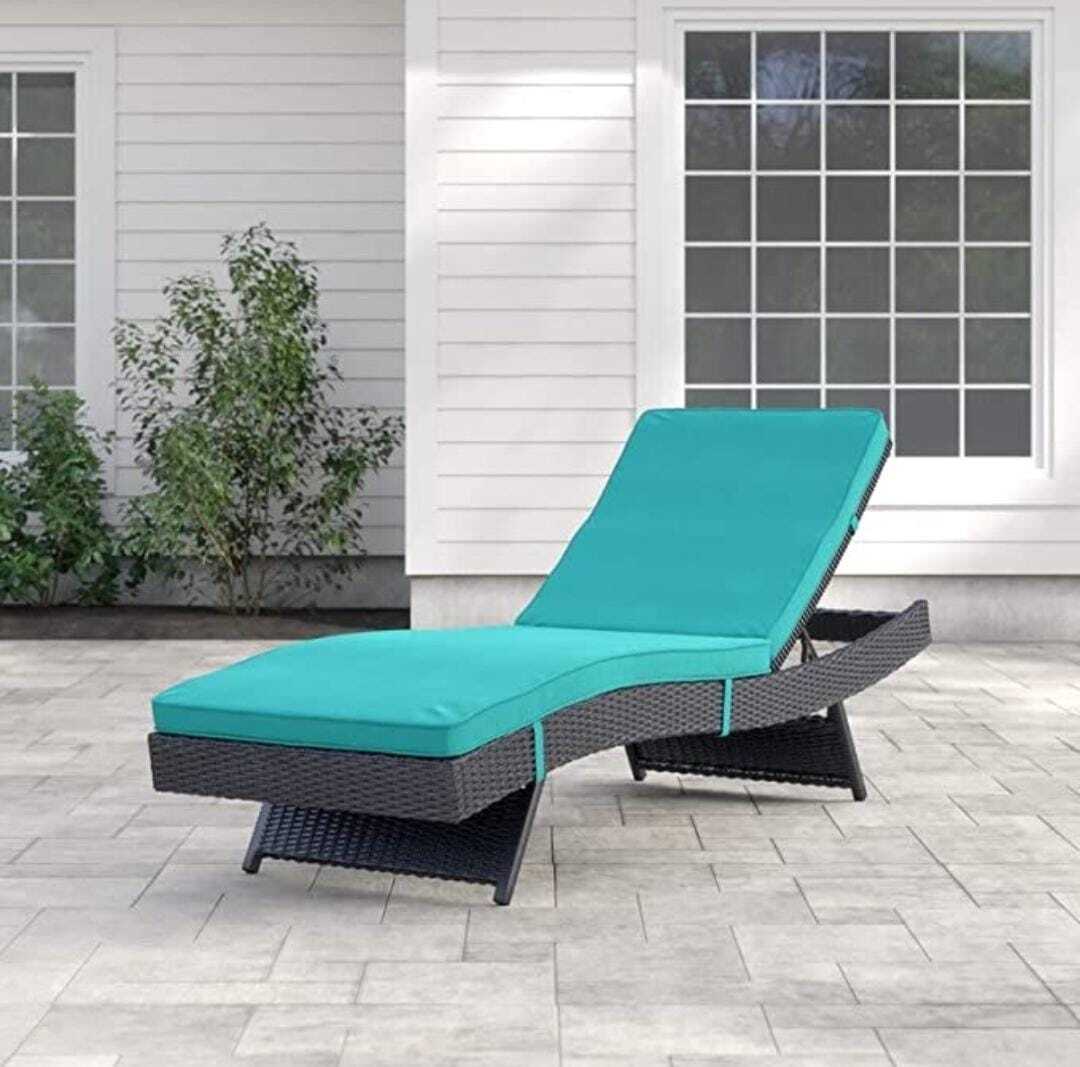 Wicker Sun Lounger Application: Swimming Pool
