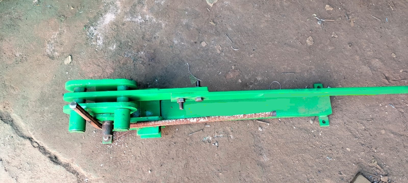 Portable Bending Machine - Ms Tempered, 4-20mm Bending Range, 5 Feet Handle, Green Color, Manual Operation, 25kg Weight