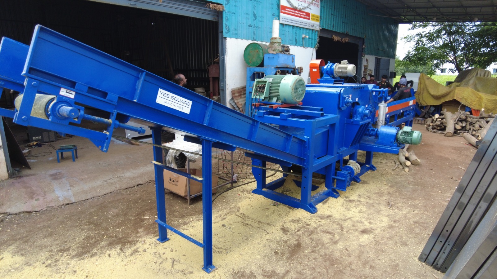 Wood Saw Dust Making Machine - Automatic Grade: Semi-automatic