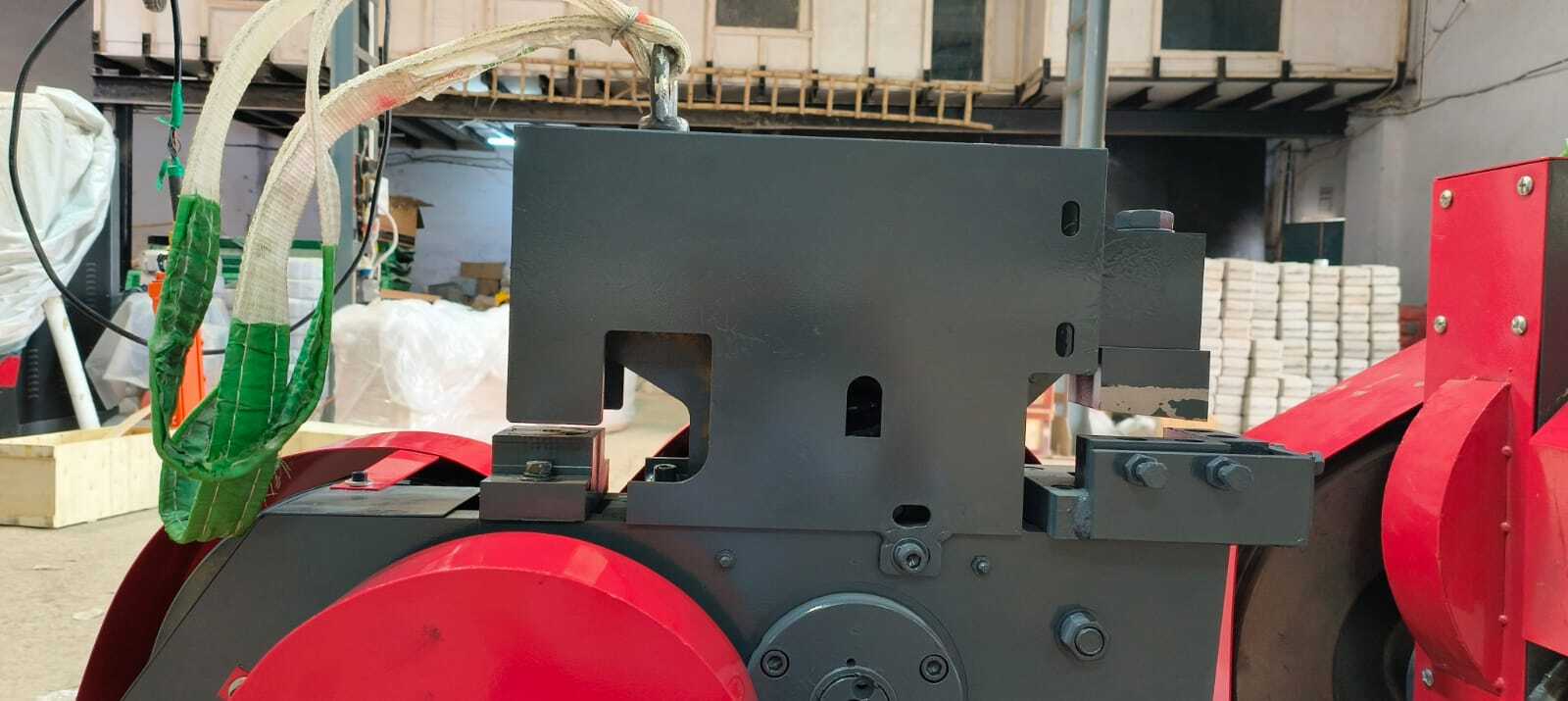 Iron Worker Cutting Machine - 950x500x1170mm Dimensions, 2.2kw Power, 360kn Force, 30t/min Speed, Semi-automatic, Red Color, 560kg Weight