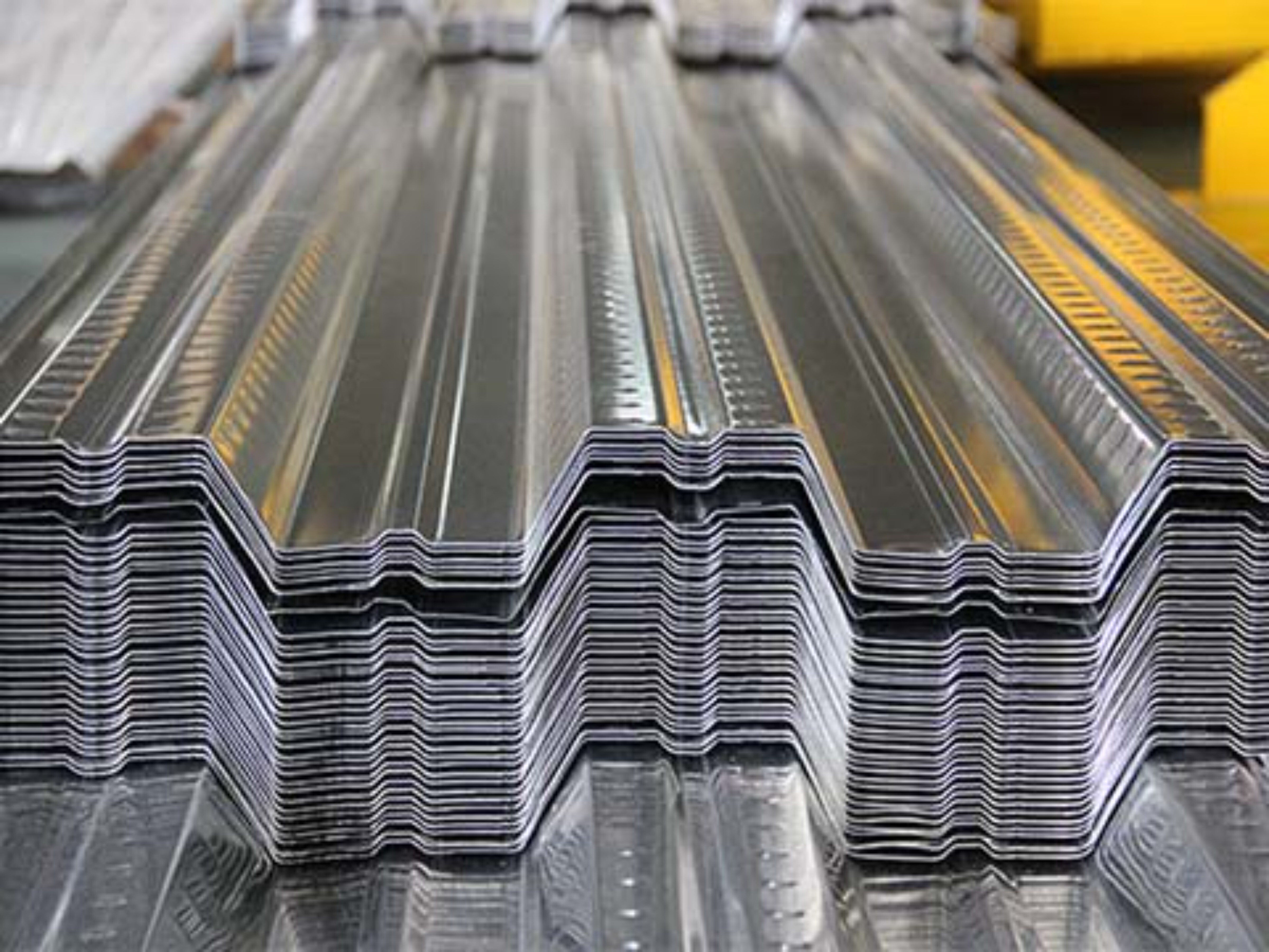 Deck Sheet - Galvanised Steel Components, 915 Mm Thickness | Silver Finish, Customized Shape, Lightweight, Heat Resistant