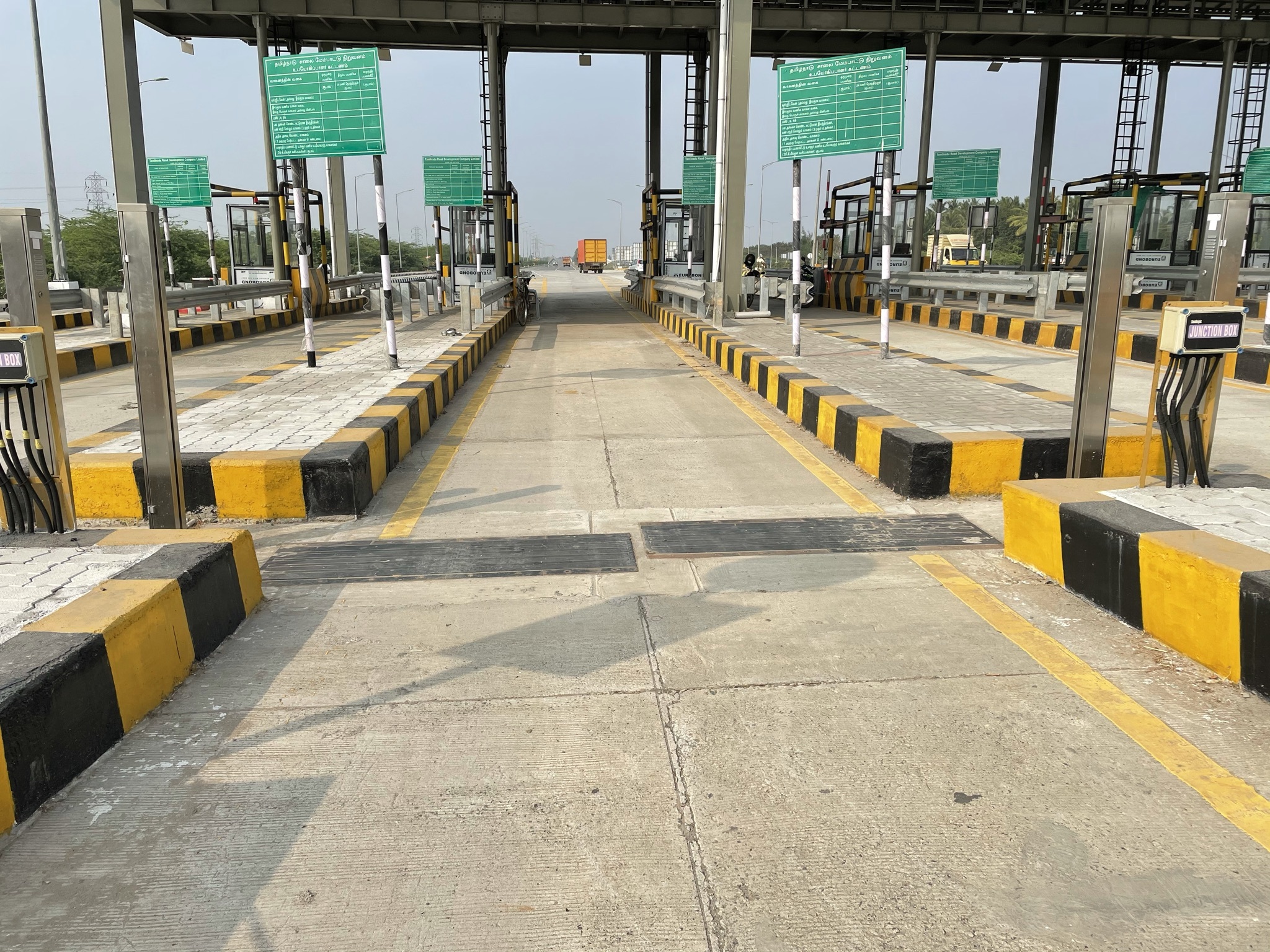 Multi Axle Weighbridge - Color: Multicolor