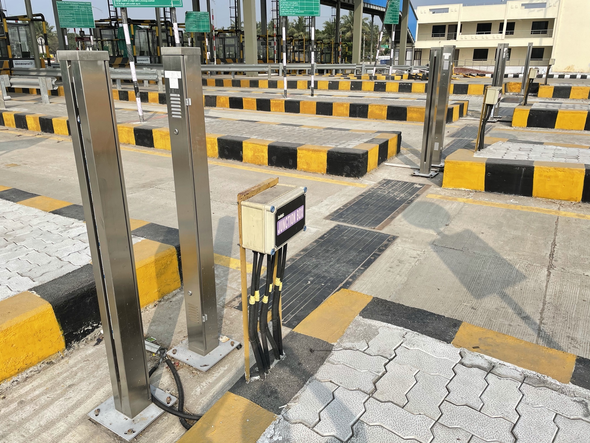 Multi Axle Weighbridge - Color: Multicolor
