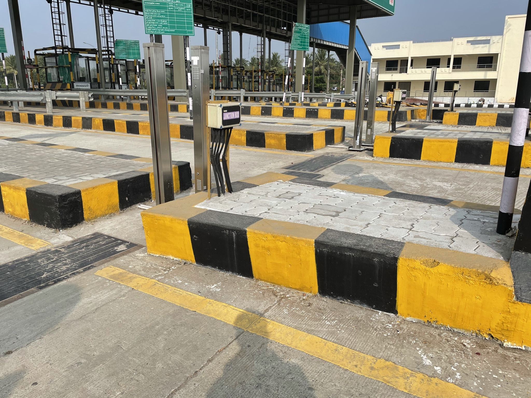 Multi Axle Weighbridge - Color: Multicolor