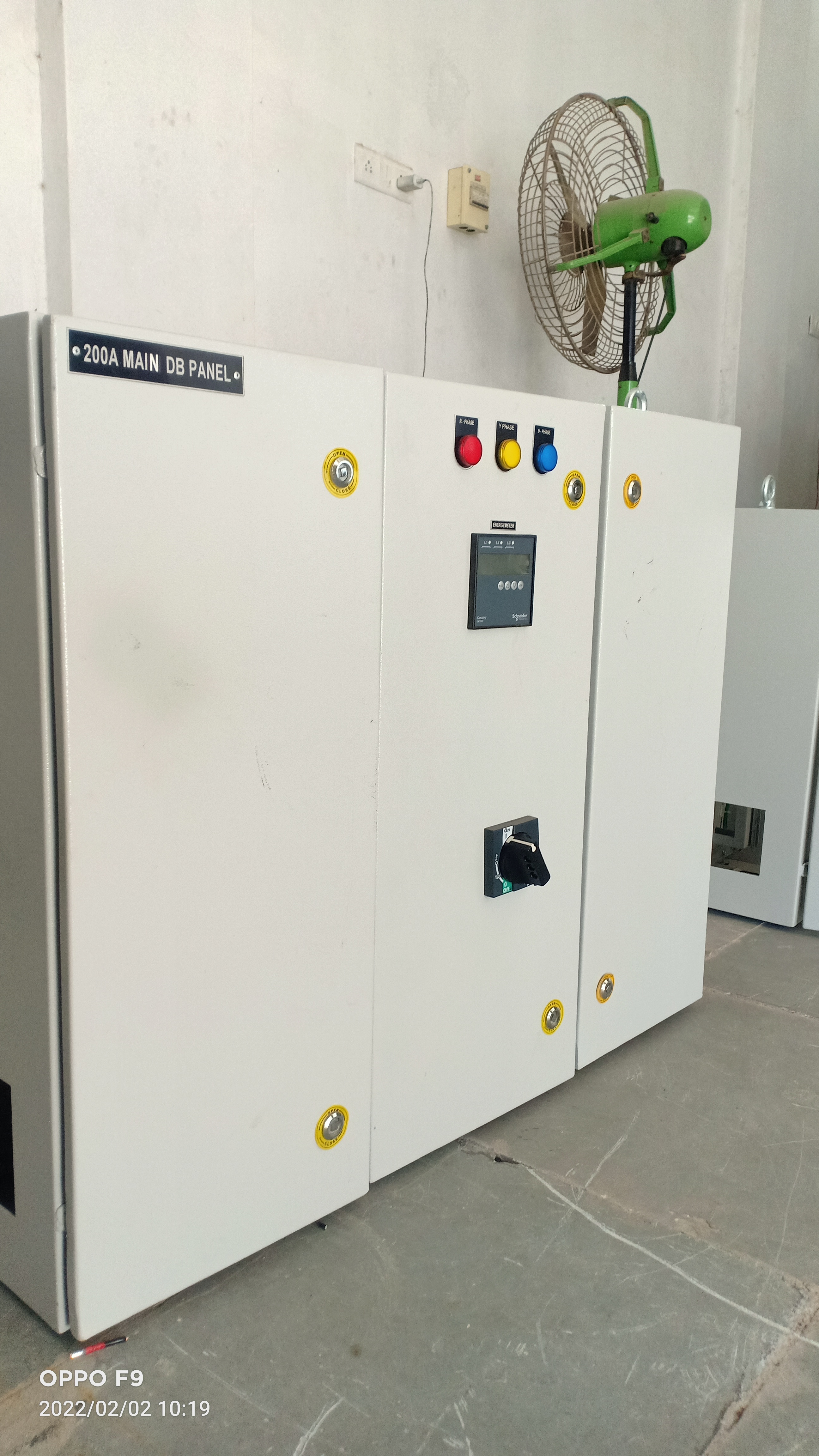Power Distribution Panel - Metal Base, 2 Mm Thickness | Rated Voltage 230-500v, Painted White Surface, One Year Warranty